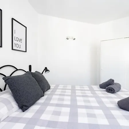 Apartment Home2book Triplex Disco Americas, Terrace *